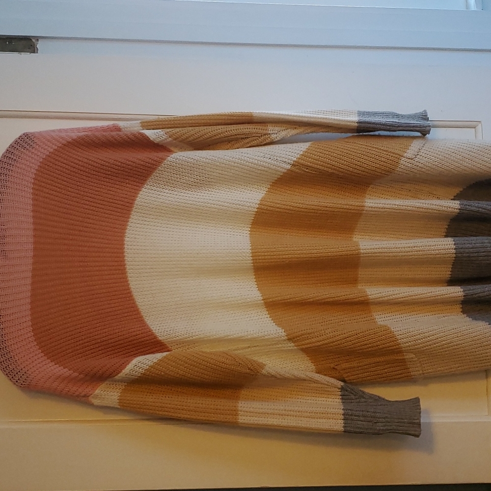 Color Block Sweater - Picture 2 of 6